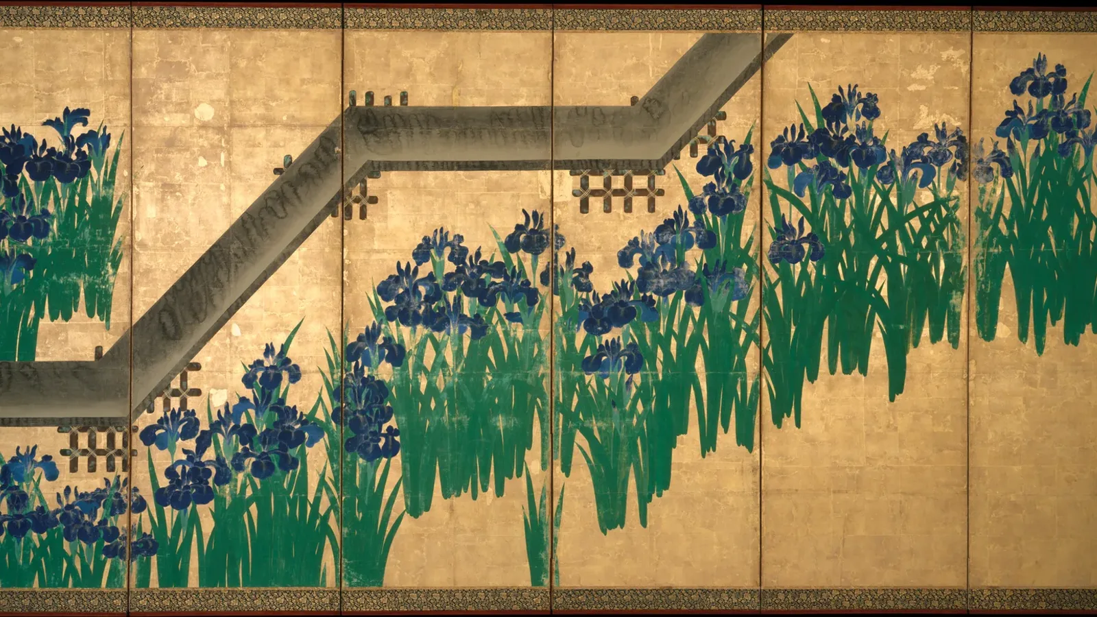 尾形光琳《八橋圖屏風》局部，金箔底上的藍色燕子花與綠色葉片。大都會博物館 Open Access 公版影像。