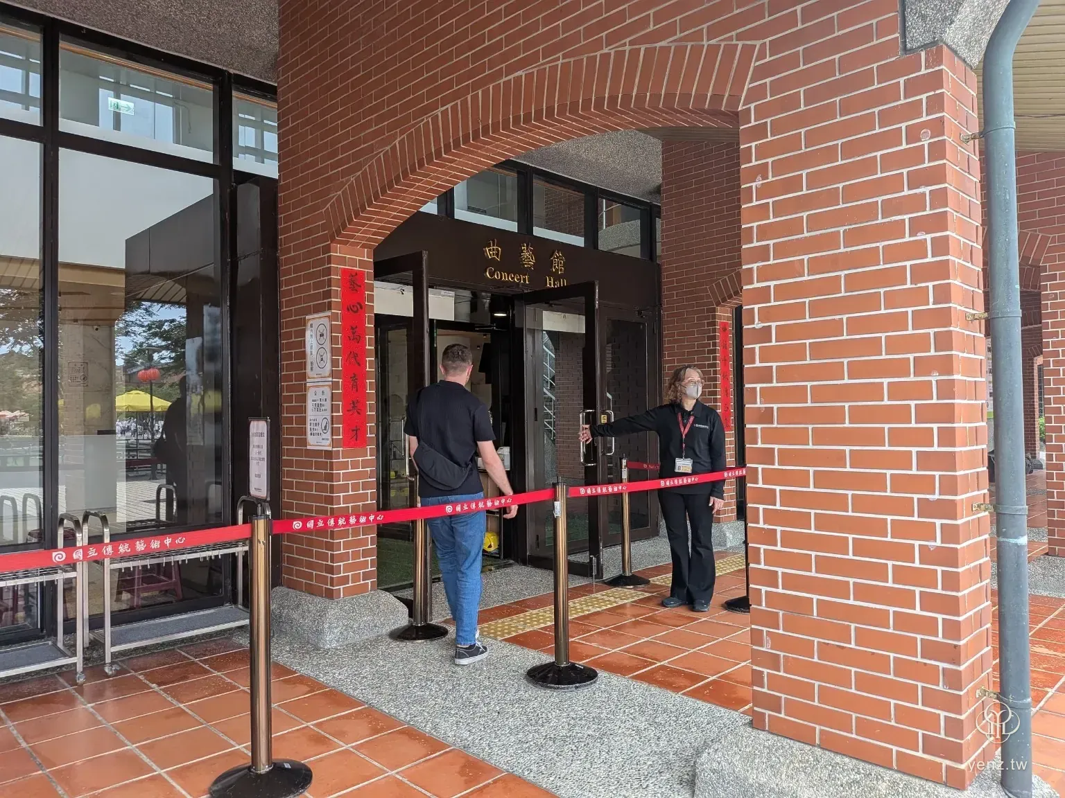 曲藝館入口，下午場北管演出於此進行